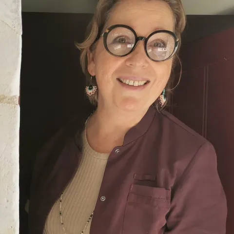 Ariane Moreau, Massothérapeute énergéticienne — Les Mains de Faye